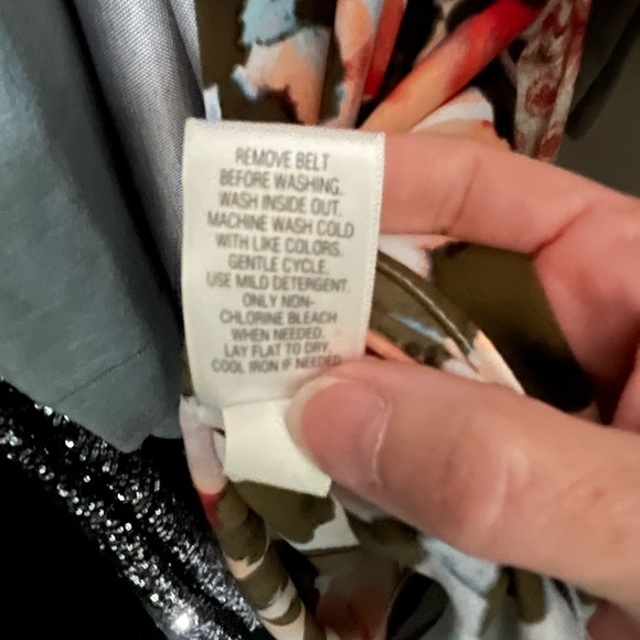 Vera Wang Dress - Picture 6 of 6